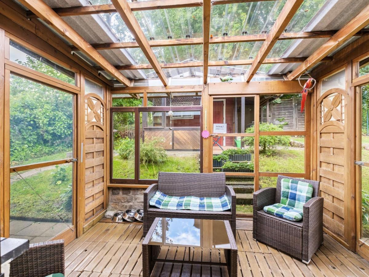 Idyllic Bungalow In Feusdorf With Forest View Rom bilde