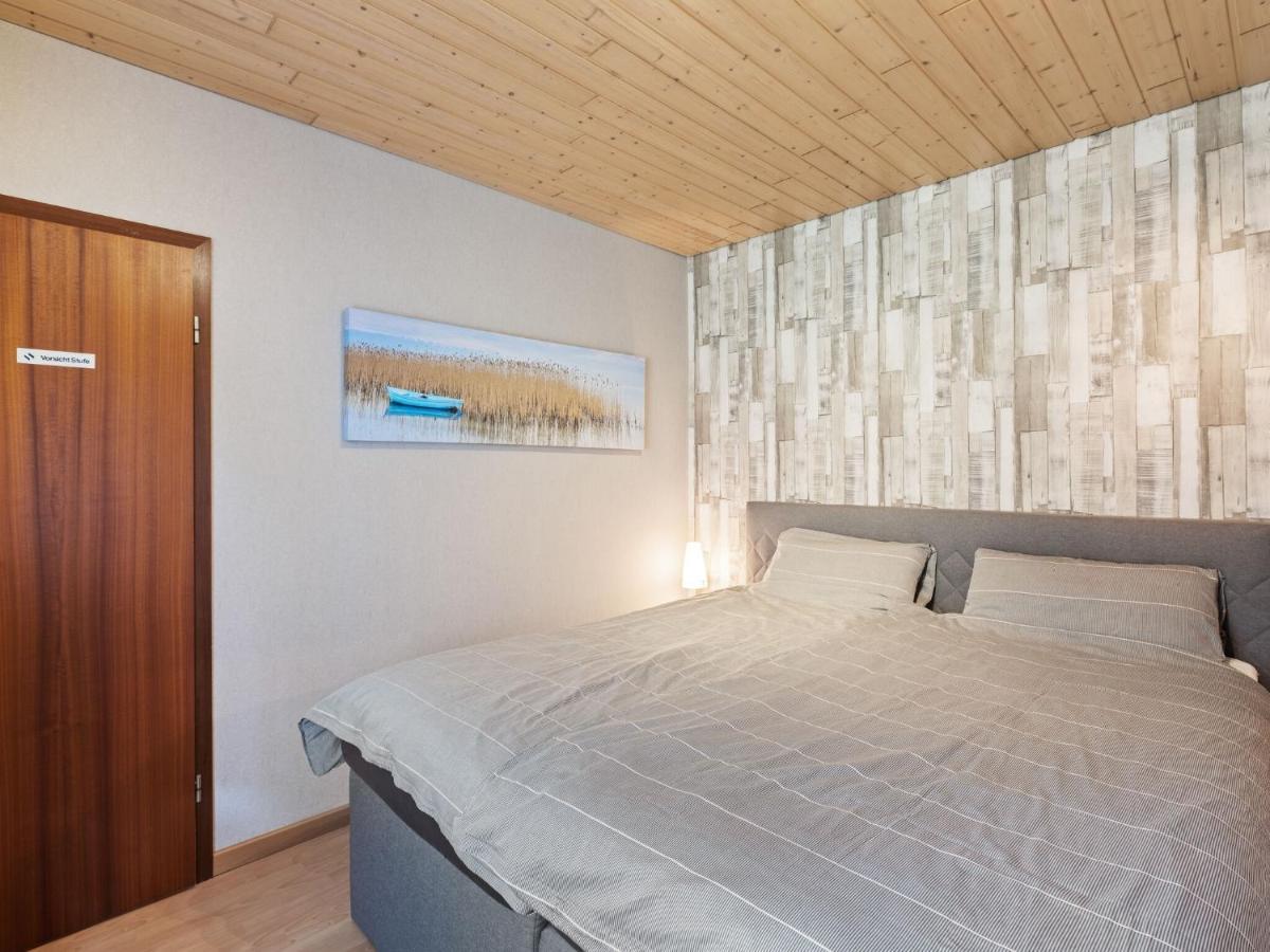 Idyllic Bungalow In Feusdorf With Forest View Rom bilde